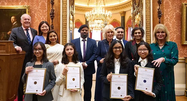 Fully Funded to London : Apply for the 2024 Queen’s Commonwealth Essay Competition