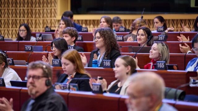 Calling All Young Changemakers: Join the 2025 ‘Rejuvenating Politics’ Initiative at the Congress of Local and Regional Authorities!